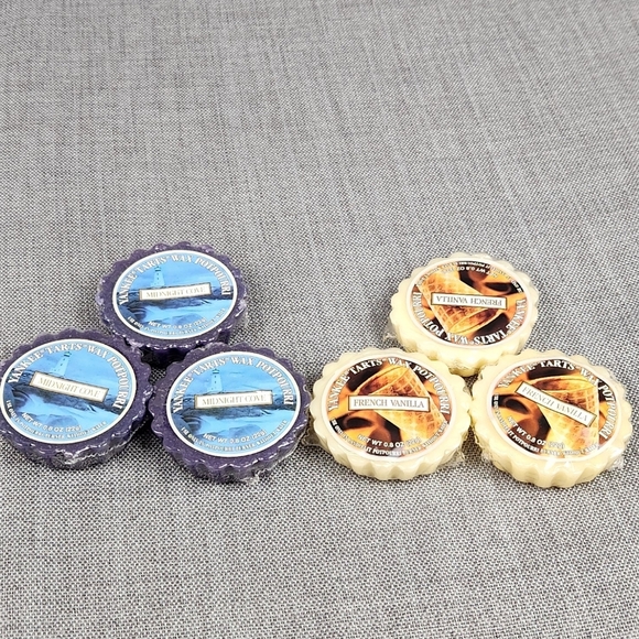 Yankee Candle Tarts Lot of 6. 3 French Vanilla 3 Midnight Cove. - Picture 1 of 3